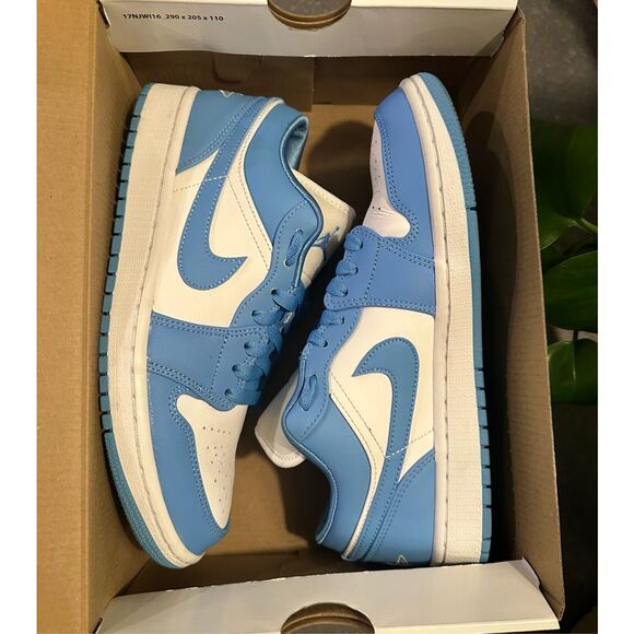 Women’s Jordan 1 Low UNC - Picture 8 of 10
